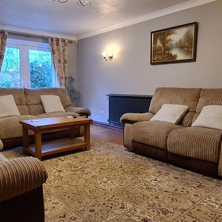 Spacious, 5 Bed House For 9 In Chester Exterior photo