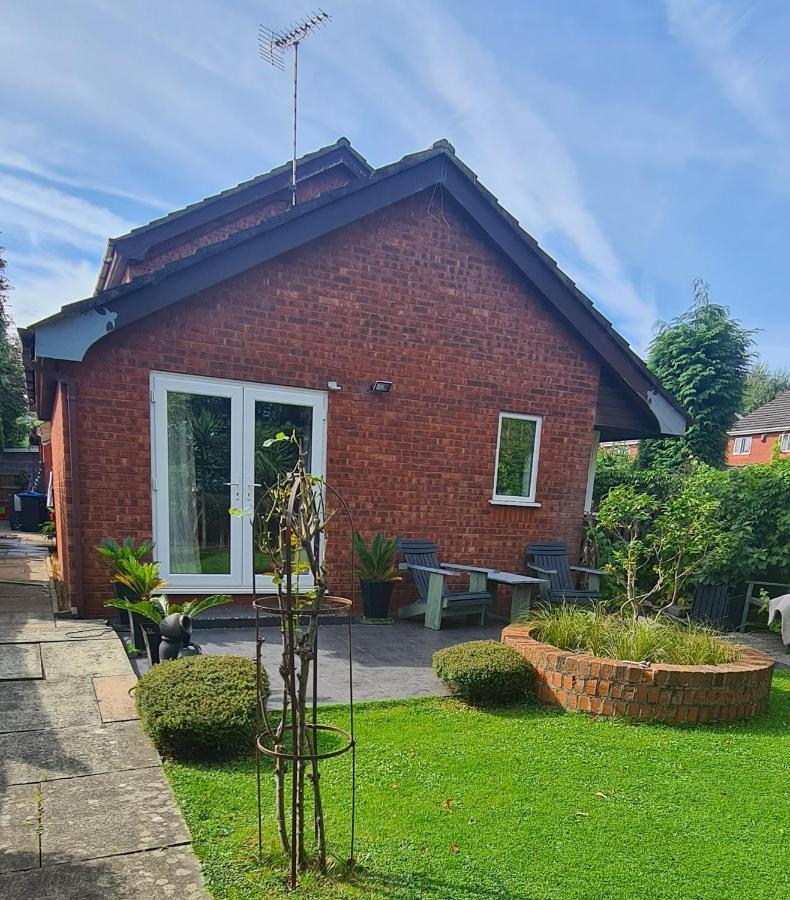 Spacious, 5 Bed House For 9 In Chester Exterior photo