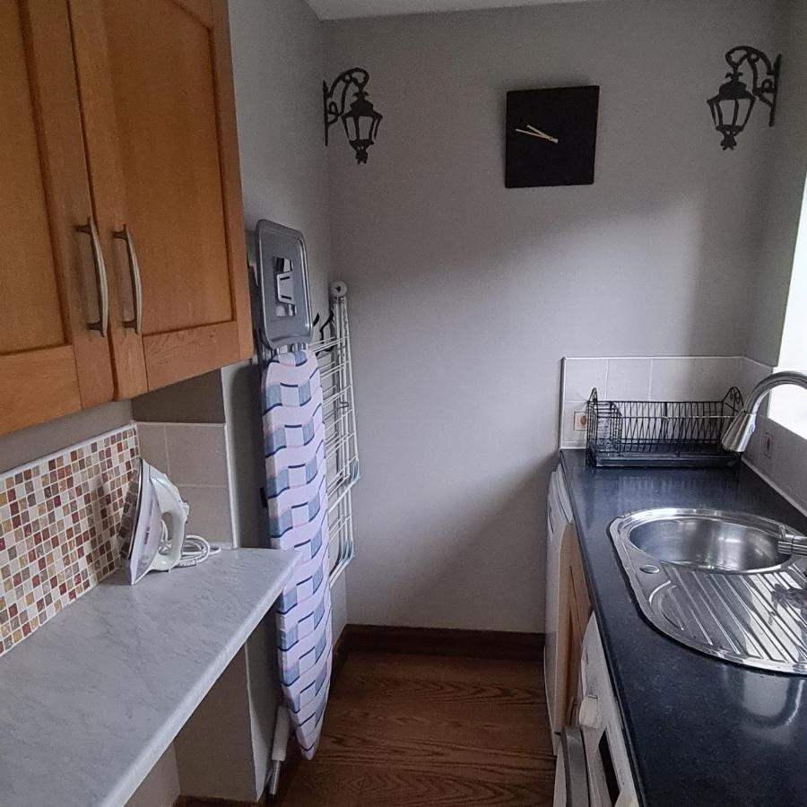 Spacious, 5 Bed House For 9 In Chester Exterior photo
